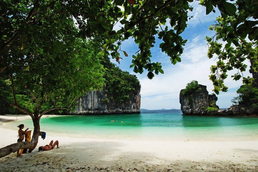 Krabi: Hong Islands Day Trip by Speedboat with Lunch - Hong Island: beaches, birds, and the lagoon vibe (with tide in mind)
