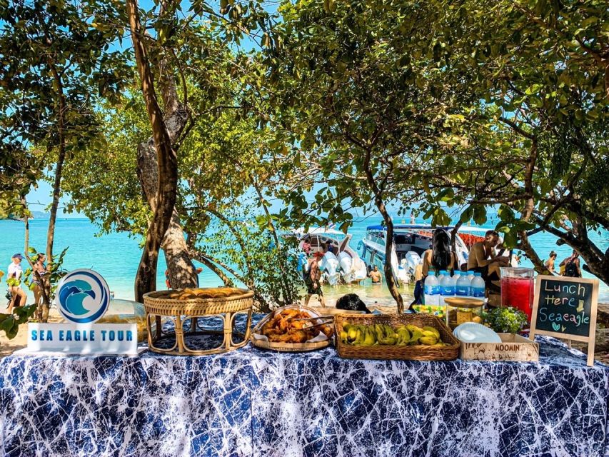 Krabi: Hong Islands Day Trip by Speedboat with Lunch - Lunch at the twin bays: simple, filling, and timed for energy