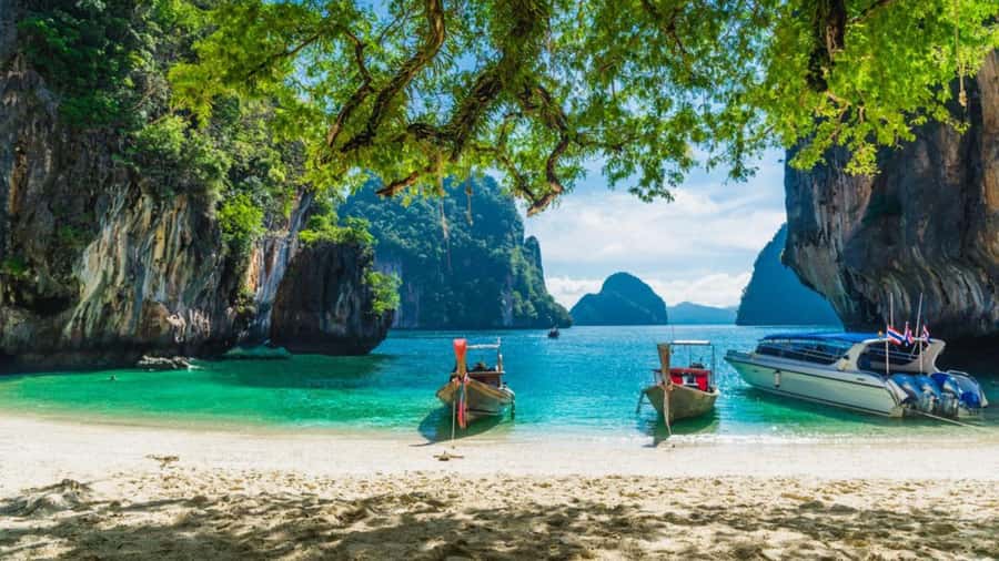 Krabi: Hong Islands Full-Day Private Speedboat Charter Tour - Hong Island beach time, plus the kayak option