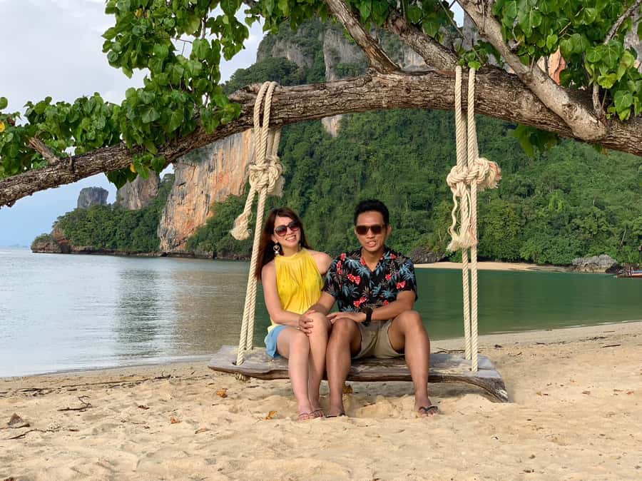 Krabi: Hong Islands Private Longtail Boat Tour - Snorkeling in clear water, with the gear included