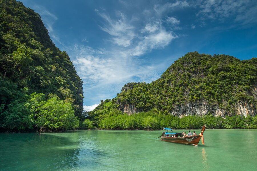Krabi: Hong Islands Snorkeling with Lunch by Longtail Boat - Why Hong Islands feels like a movie set right away