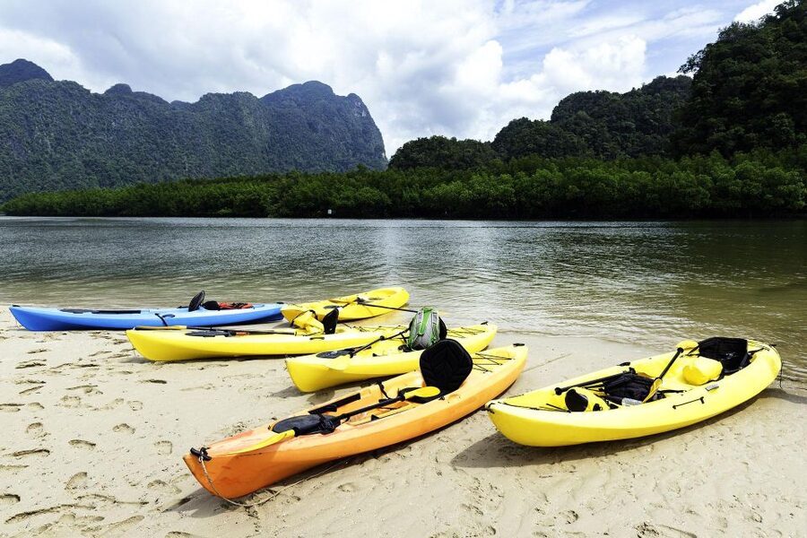 Krabi kayaking Ao thalane - How the Mangrove Channels Work (and why group positioning matters)