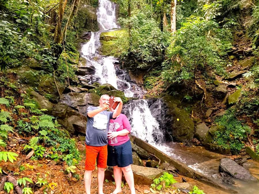 Krabi: Khao Sok Elephant Rescue Center & Bamboo Raft Paddle - Temple stop and wildlife time: short, scenic, and quick