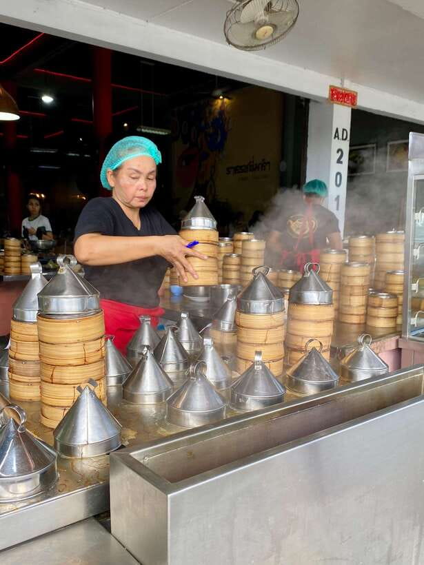 Krabi: Morning Food Tour with Local Guide - Muslim roti shop: flatbreads, Southern curry, and a rare specialty