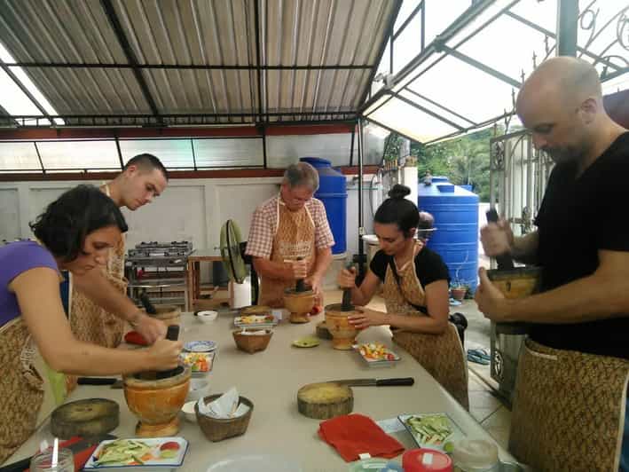 Krabi: Morning or Afternoon Culinary Adventure at Smart Cook - Why Smart Cook feels like a real Thai kitchen, not a show