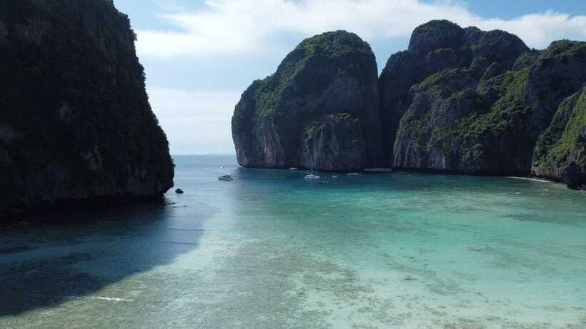 Krabi: Phi Phi and 4 Islands with Snorkeling by Speed Boat - Pileh Lagoon: short stop, big water-and-rock views