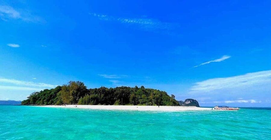 Krabi: Phi Phi Islands & Maya Bay Speedboat Tour with Lunch - Speedboat ride reality: fast fun, sometimes bumpy