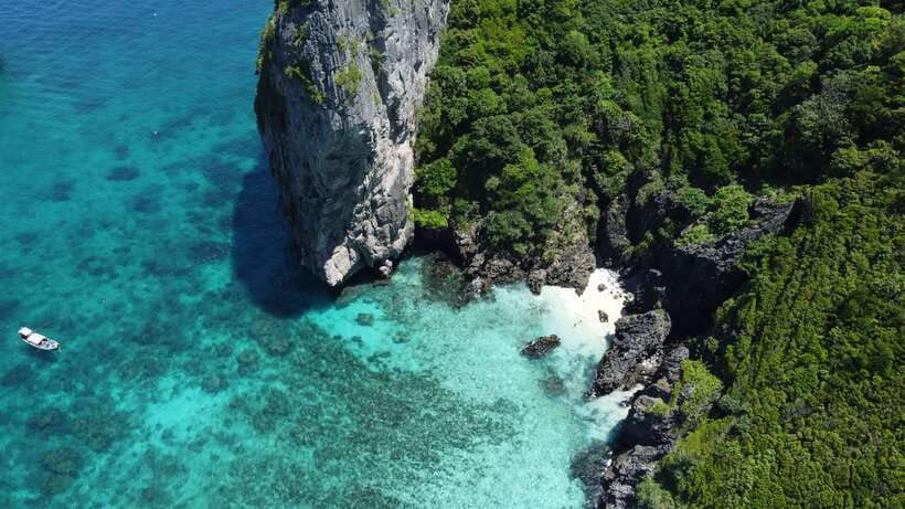 Krabi: Phi Phi Islands Speedboat Tour with Buffet Lunch - Pileh Lagoon’s emerald water and the limestone-cliff view