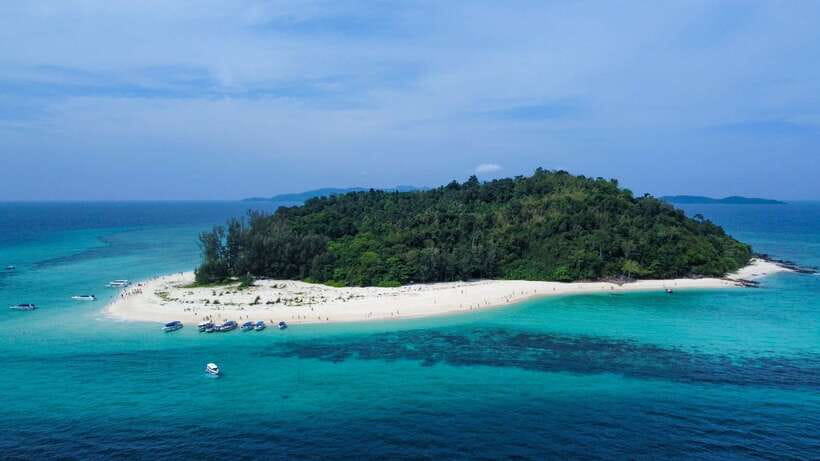 Krabi: Phi Phi Islands Speedboat Tour with Buffet Lunch - Phi Phi Don buffet lunch: international, halal options, and no pork or beef