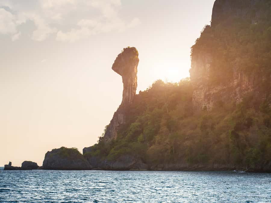 Krabi: Private 4 Islands Longtail Boat Tour With Cave Visit - The in-between islands: Thap, Kai, and Mo (and why you might see them differently)