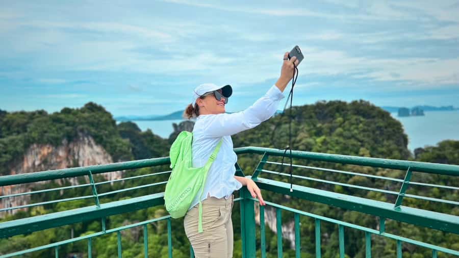 Krabi: Private Luxury Boat to Hong Islands Sunrise & Picnic - Lading Island (Paradise Island) for photos and easy relaxation
