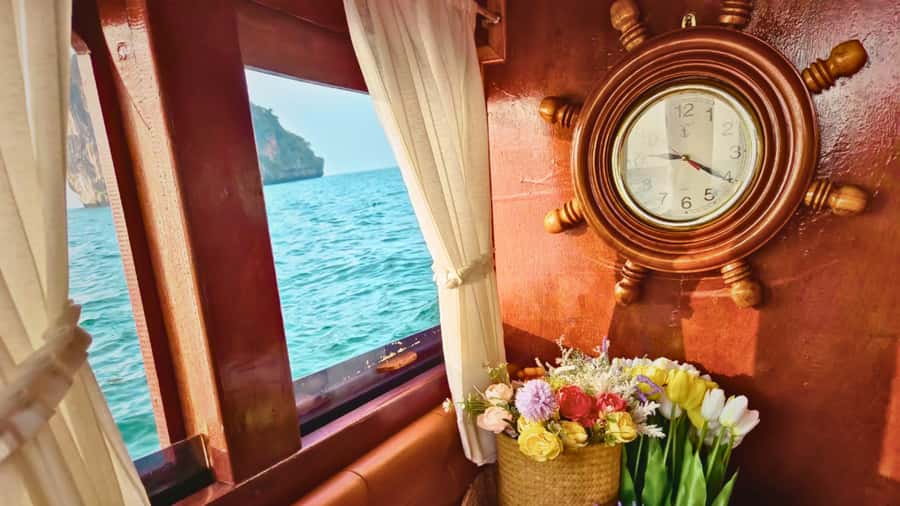 Krabi: Private Luxury Boat to Hong Islands Sunrise & Picnic - Food and drinks: breakfast on the beach, fruit between stops