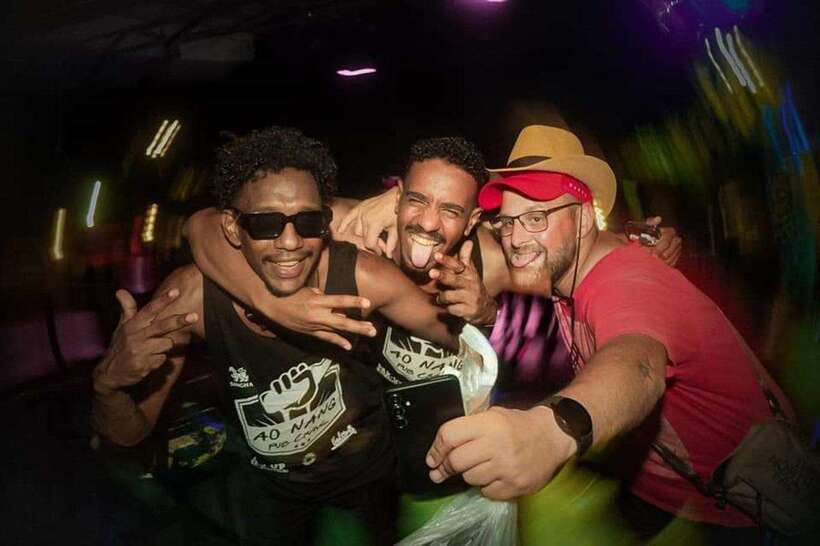 Krabi Pub Crawl - The Best Nightlife Tour in Ao Nang! - Stop-by-Stop: What Each Phase Feels Like After 10:30pm