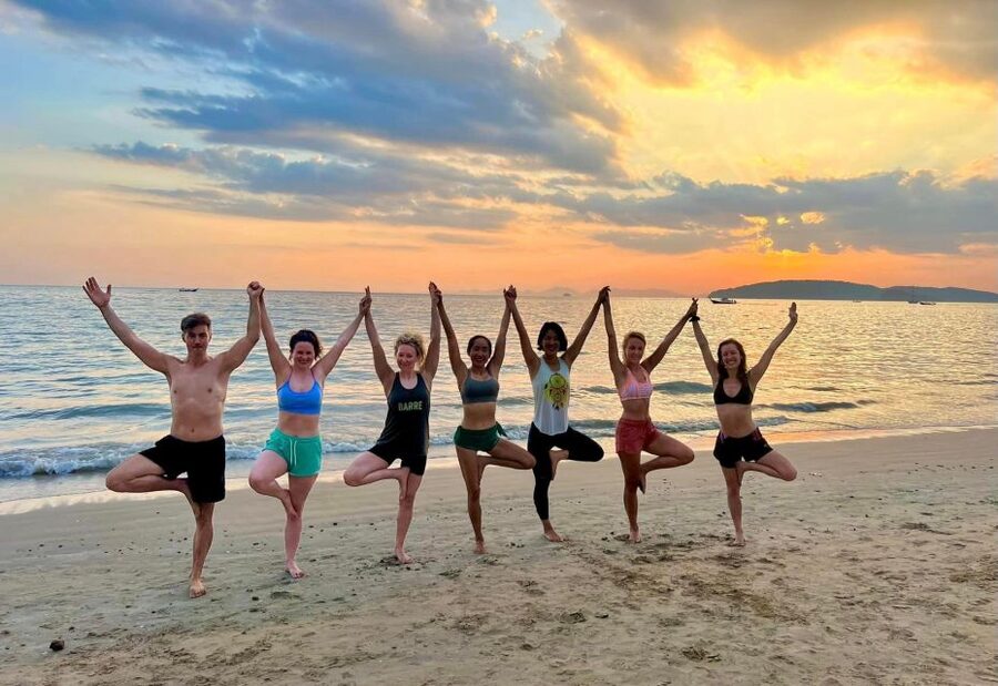 Krabi: Sunset Yoga Balance Join-in Class - Getting there, meeting point at 17:30, and what the schedule likely feels like