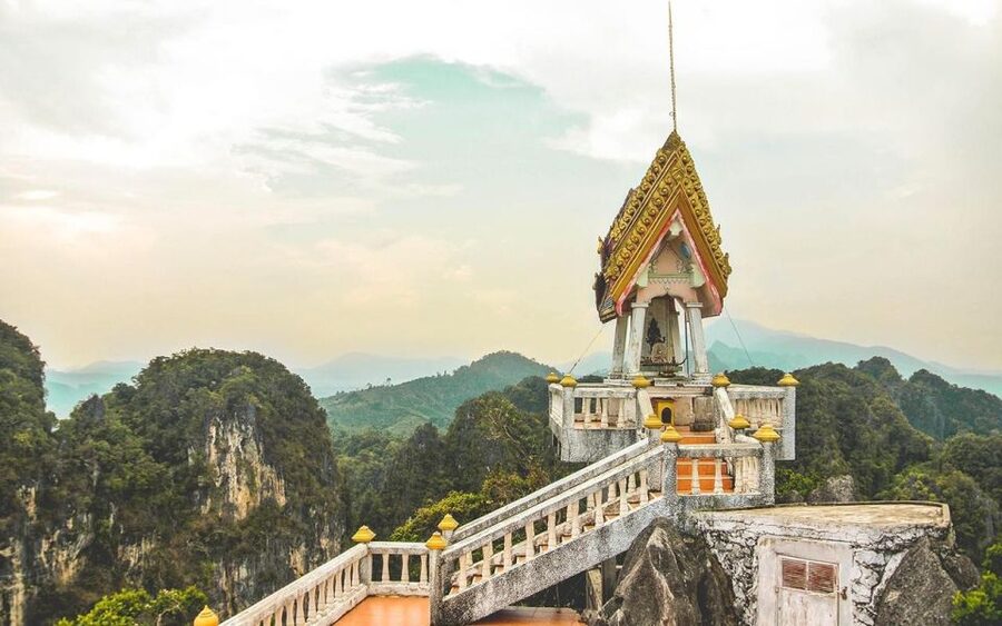 Krabi: Tiger Cave, Hot Springs and Emerald Pool Jungle Tour - Lunch break: included energy, simple and reliable