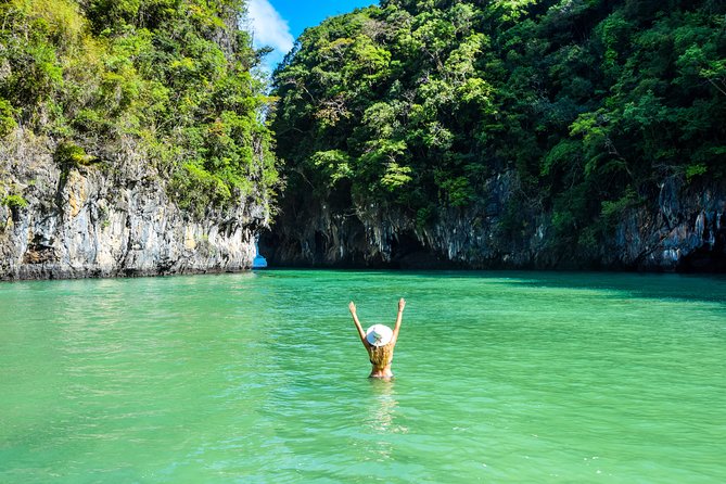 Krabi to James Bond and Hong Islands Offbeat Speedboat Tour - Lunch on the beach: food, shade, and keeping energy up