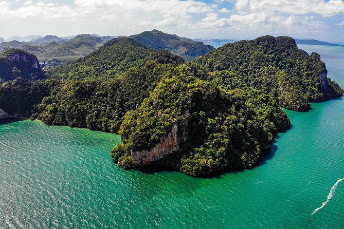 Krabi to James Bond and Hong Islands Offbeat Speedboat Tour - Guides and onboard style: where the day gets its personality