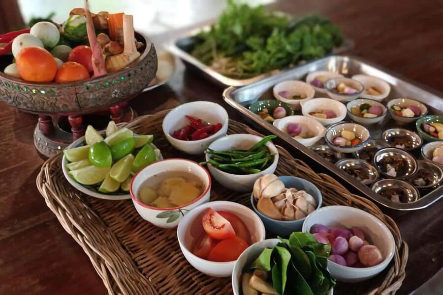 Krabi: Traditional Thai Cooking Class with Expert Cook - Choosing dishes: curry, stir-fry, and the dessert you will want again