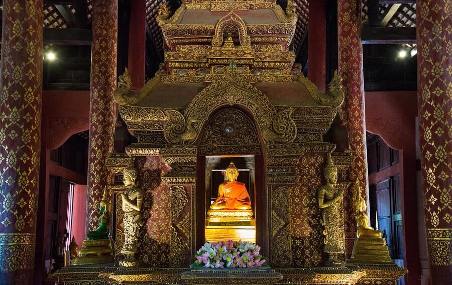 Lanna Heritage Walking Tour: A Journey Through History - Wat Chedi Luang: the big finish with city-shaping meaning
