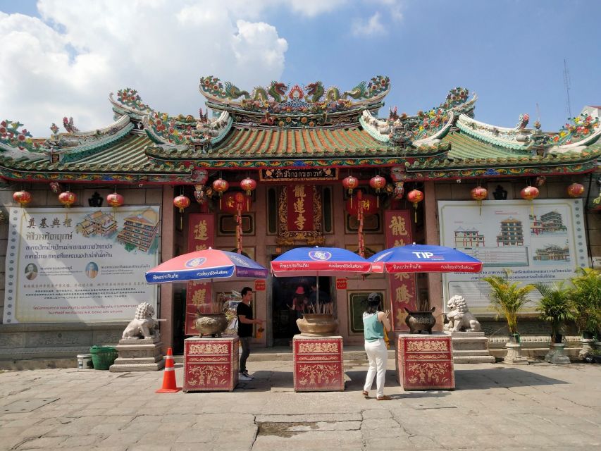 Local Life, Culture & Food Walking Tour at Chinatown - Entering Chinatown the right way: MRT Wat Mangkon and Odeon Circle