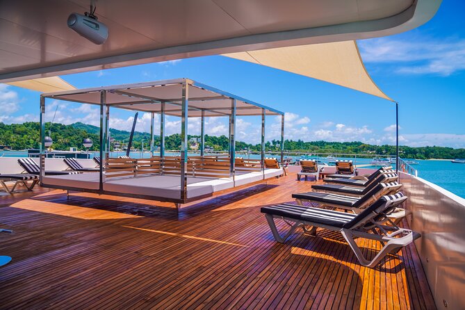 Luxury Boat to James Bond Islands with Lunch and Sunset Dinner - Lunch and sunset dinner onboard: two included meals that actually matter