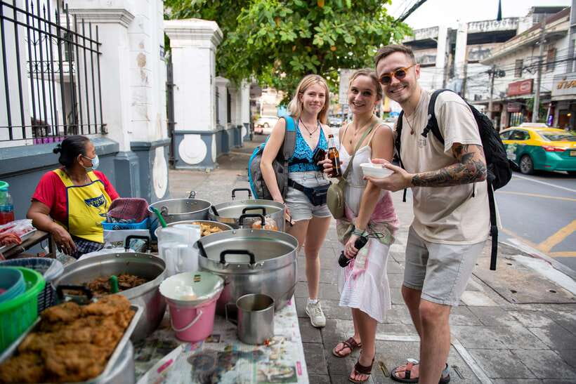 Mad Monkey Bangkok City Session - Walking Tour - Who should do the Mad Monkey Bangkok City Session