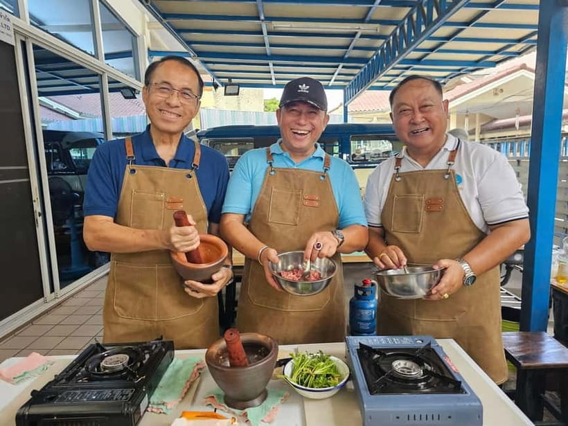 Mini Group: Authentic Thai Cooking & Wellness Experience - Where the day starts: MRT Huai Khwang Exit 4 and the Ganesha shrine stop