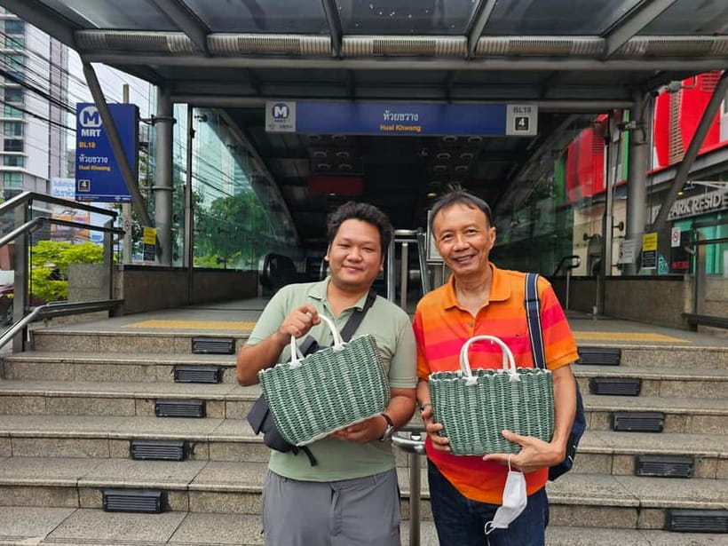 Mini Group: Authentic Thai Cooking & Wellness Experience - Huai Khwang Market walk: how to shop like a cook