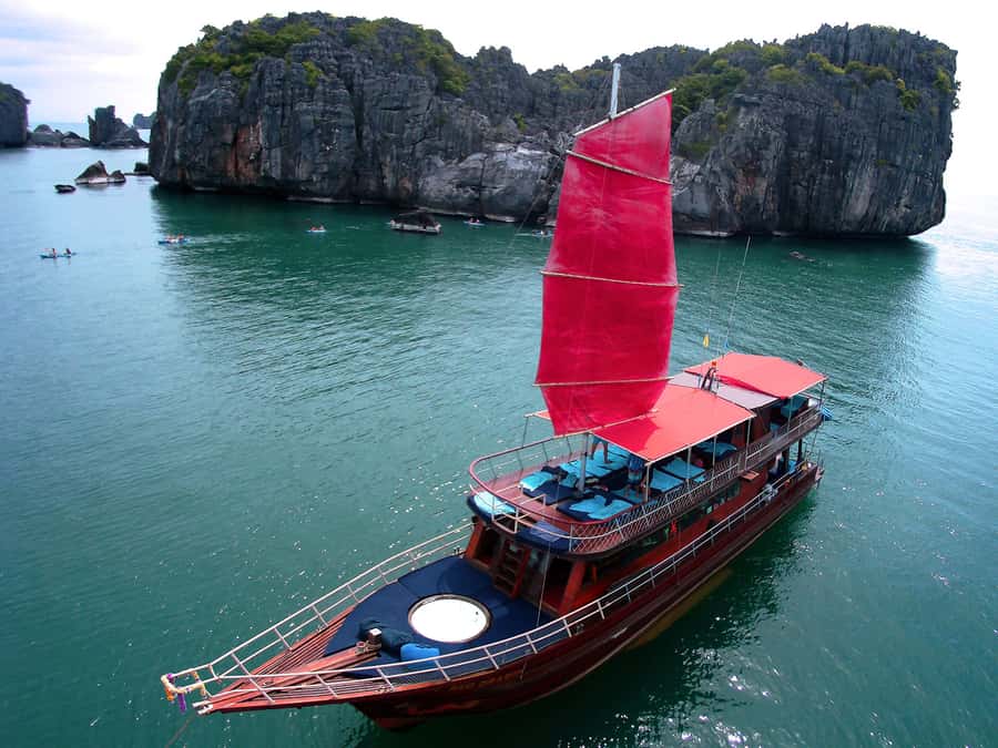 Mu Ko Ang Thong: Private Day Charter in Classic Thai Yacht - The Five Islands leg: the bird’s nest phenomenon and a Gulf of Thailand cruise