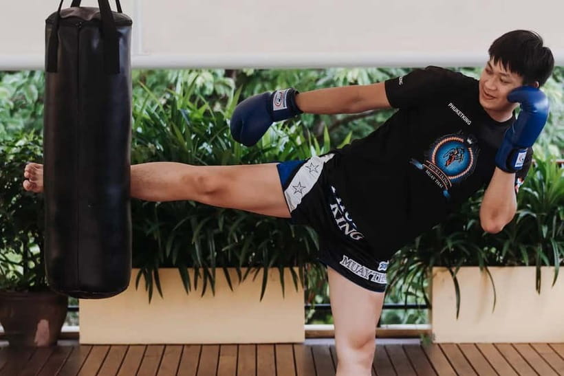 Muay Thai Boxing Class for Beginners - Pads, Mitts, and the Beginner-Friendly Way to Learn Muay Thai
