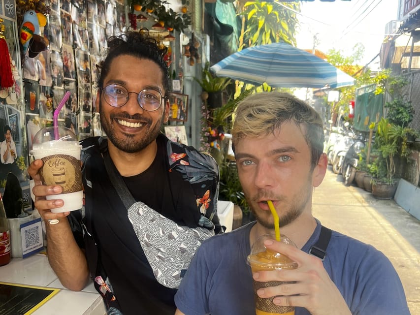 No Diet Club - Local food tour in Bangkok with many tastings - From Sam Yot to Chinatown and Little India, with temple context