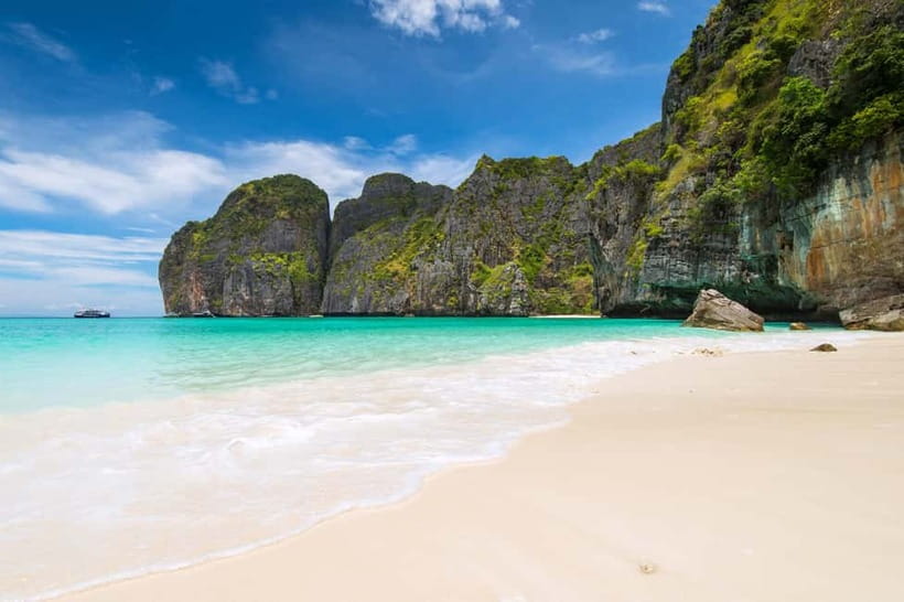 One Day Phi Phi Island by speed boat ( Join ) - Phi Phi Don lunch and the short reset on the island