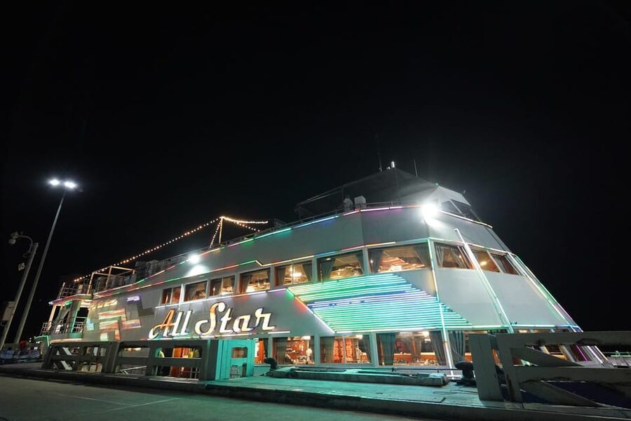 Pattaya: All Star Dinner Cruise, Cabaret Show & Beer Buffet - Buffet dinner on a moving deck: seafood, Indian food, and what to prioritize
