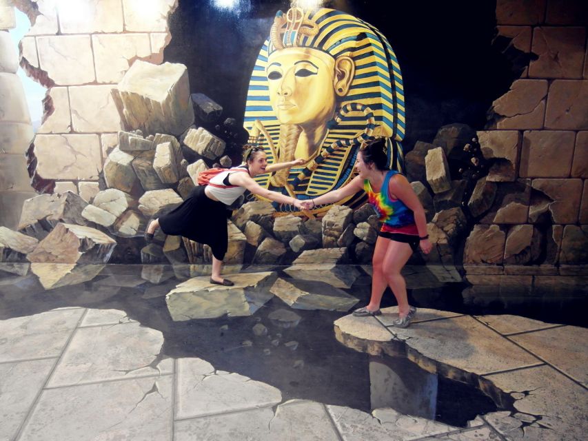 Pattaya: Art in Paradise 3D Museum Discounted Ticket - Giant cats you can pose with for big laughs