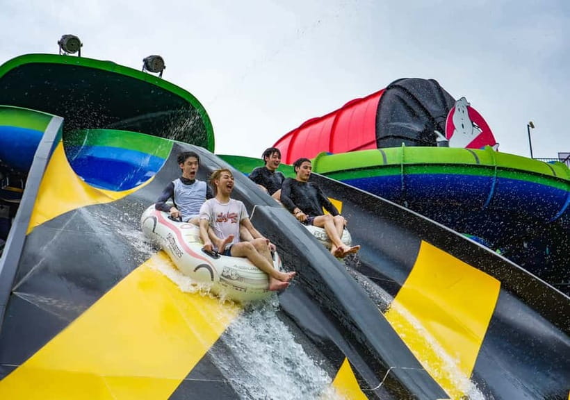 Pattaya: Columbia Pictures Aquaverse Entry Ticket - Food, drinks, lockers, and towel reality check