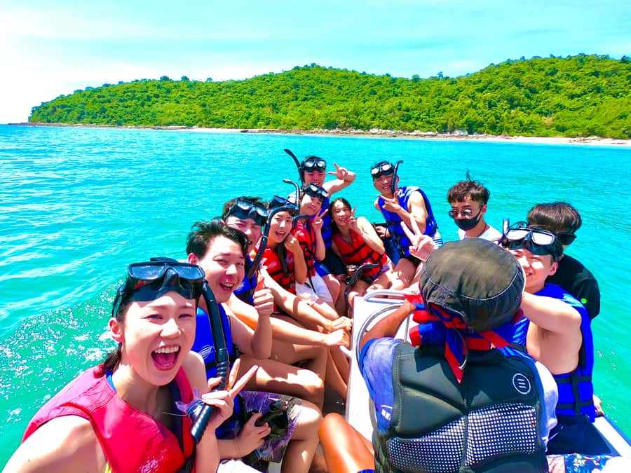 Pattaya: Exclusive 3-Island Catamaran Tour with Buffet Lunch - Monkey Island: the fun, chaotic beach stop you should not rush