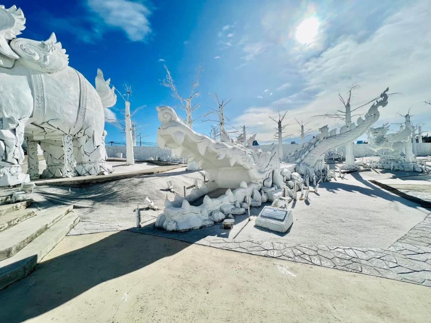 Pattaya: Frost Magical Ice of Siam Entry Ticket - Ice-carved glass and soft drink, a small souvenir that actually earns its place