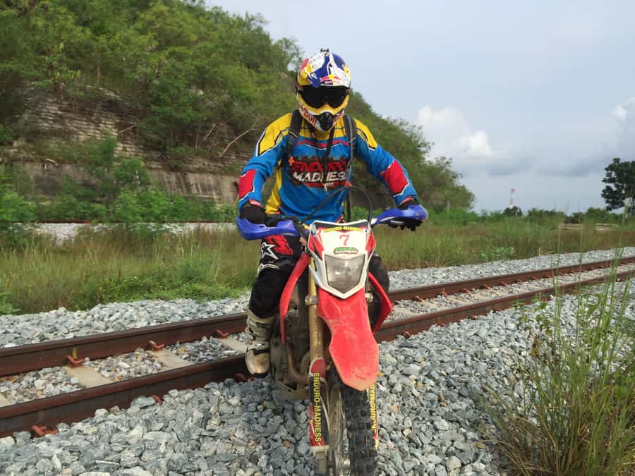 Pattaya: Full-Day Guided Enduro Tour with Meal - Lunch in the hills by a fishing pond, then back to the trails