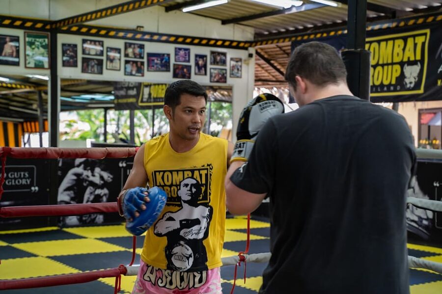 Pattaya: Muay Thai Boxing Introduction Class for Beginners - Your First Minutes: Wraps, Gloves, Warm-Up Energy
