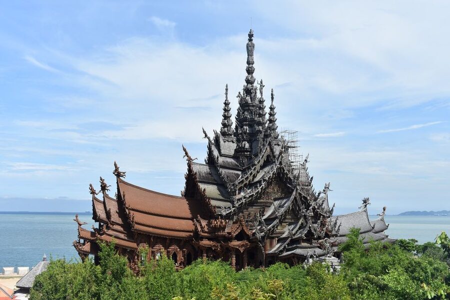 Pattaya: Private Customizeable City Highlights Tour & Driver - Sanctuary of Truth: the wooden temple that feels like a craft show