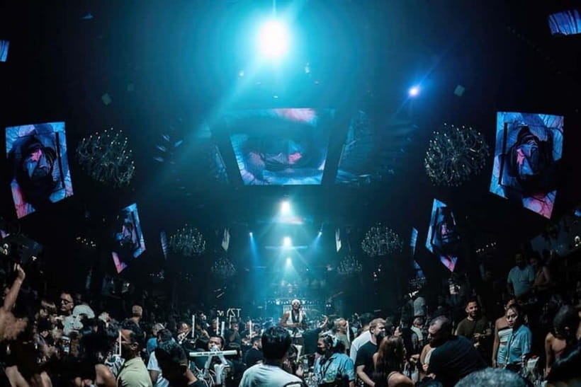 Pattaya: Rooftop, Nightclubs, Nightmarket & Walking Street - Soi 6 and Go-Go Bars: Optional, Guided, and Not Forced