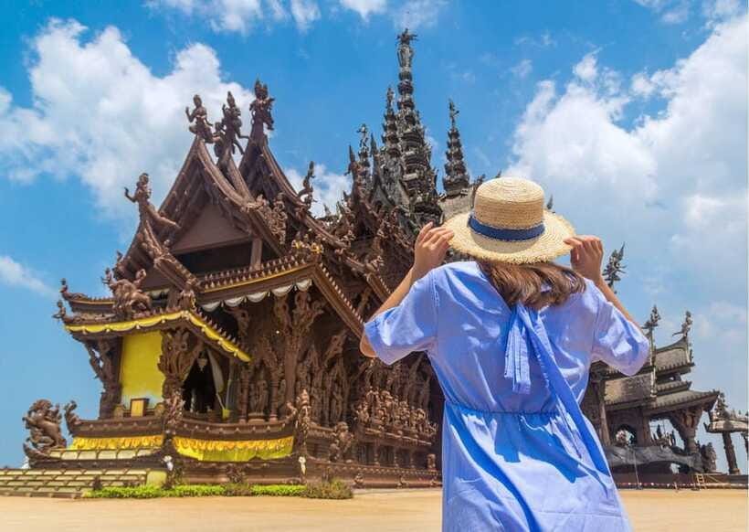 Pattaya: Sanctuary of Truth Admission with Guided Tour - Wandering the wooden corridors: the “maze” experience and the scale of the work