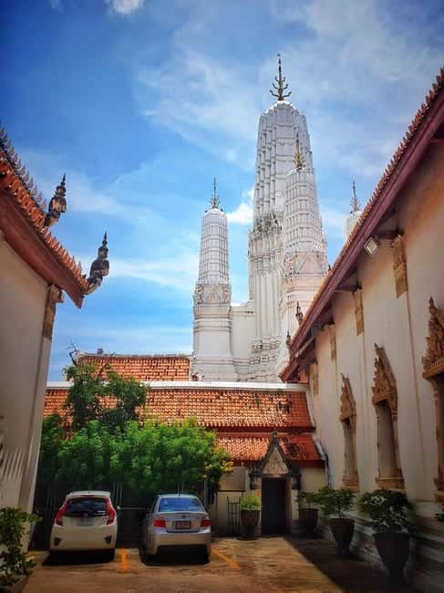 Petchaburi Temples & Royal Palace - small Join Group Tour - Guide Quality: What to Expect From English and Thai Interpretation