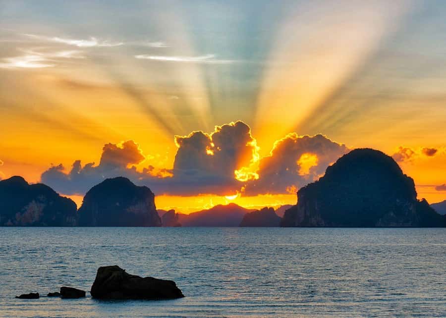 Phi Phi & 4 Islands Sunset tour + Bioluminescent Planktons - The Night Swim That Turns the Day Worth It: Bioluminescent Plankton at Railay