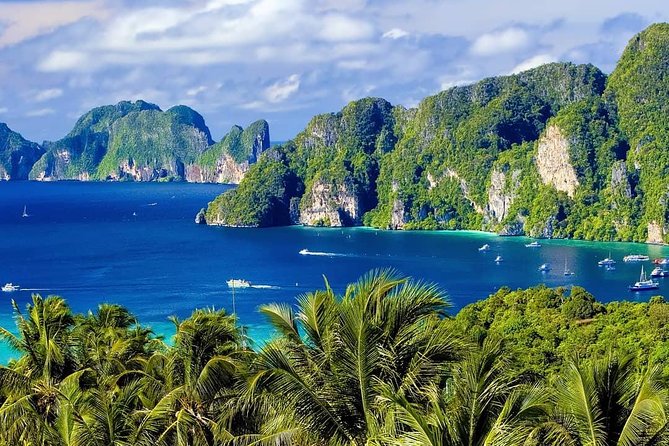 Phi Phi and Khai Islands Snorkeling Tour with Lunch by Speedboat - Ko Phi Phi Lee: the photo stops with big cliffs