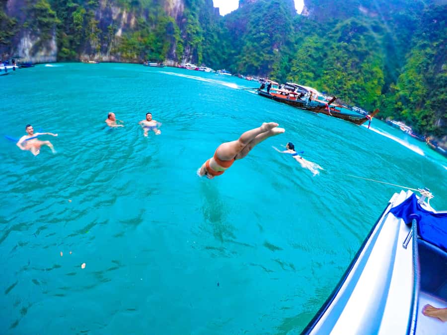 Phi Phi & Bamboo Islands: Premium Day Trip w/ Seaview Lunch - Snorkeling gear that feels sanitary and actually usable