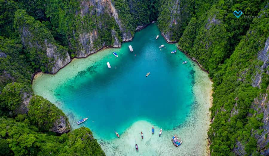 Phi Phi Islands: 2 Days, 1 Night Trip with Activities - Entering Phi Phi With an Overnight, Not a One-Day Sprint