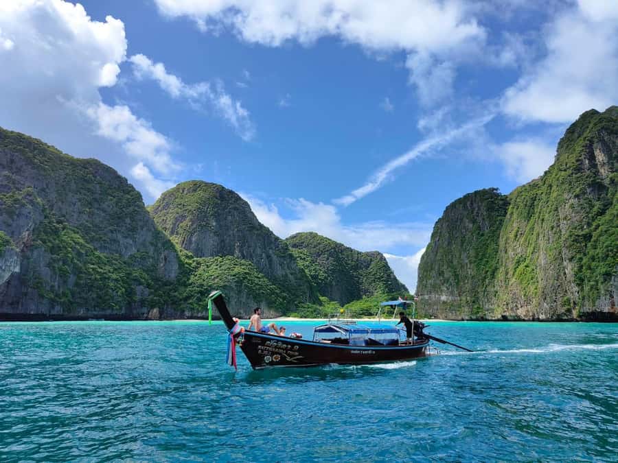 Phi Phi Islands: Private Longtail Boat 6-hour Trip - Private longtail flexibility: the real point of this day on Phi Phi