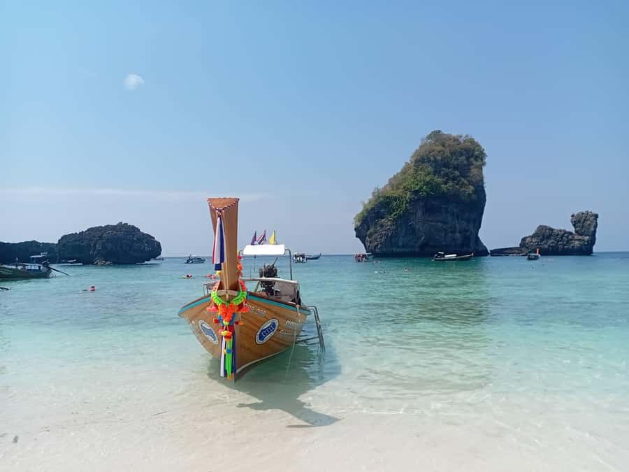 Phi Phi Islands: Private Longtail Boat 6-hour Trip - Who should book this private Phi Phi longtail boat trip