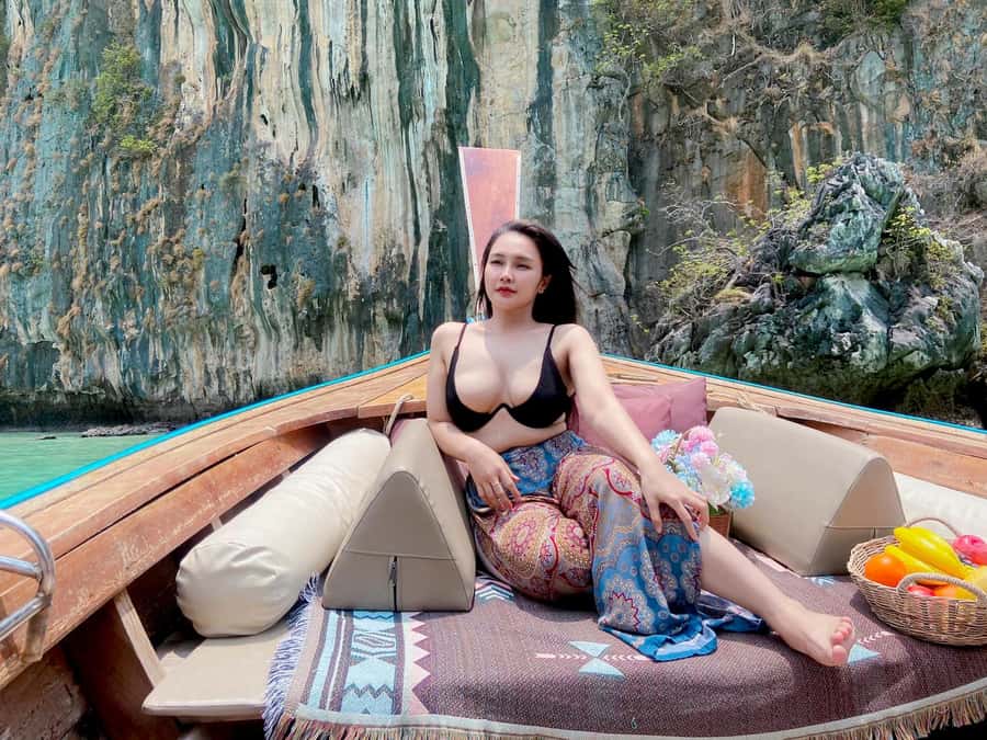 Phi Phi: Luxury Private Longtail Boat to Maya Bay with Lunch - Maya Bay: one hour of iconic scenery, and a real rule